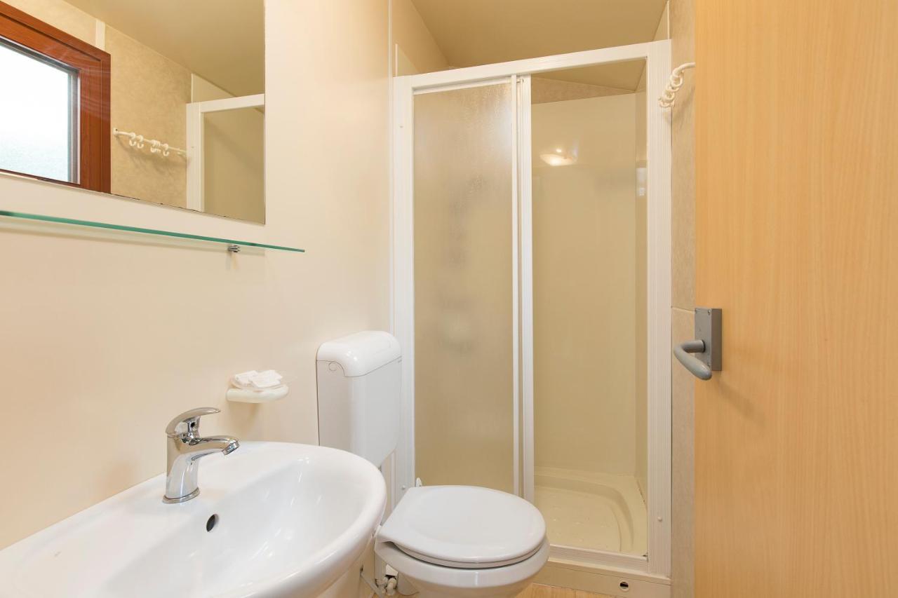 The Camp By Maggiore Suites Maccagno Екстер'єр фото